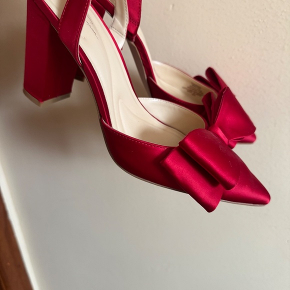 Red bow heels - Picture 2 of 3
